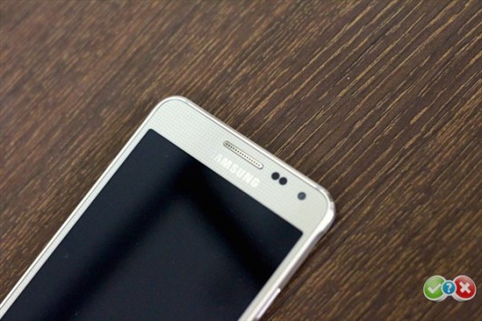 Samsung Galaxy Alpha Front