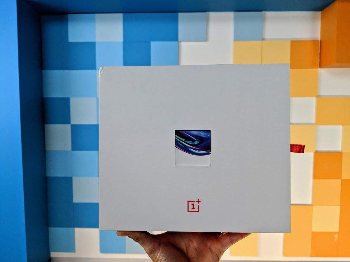 OnePlus 7 Pro packaging